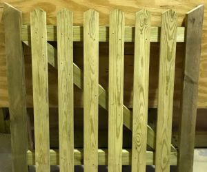 900mm sq. Cottage Gate Pointed Top RH