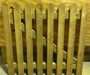 Nailed Wicket Gate 1.2h x .900w R/H roun