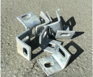 Angle cleat 38mm x 38mm for chainlink