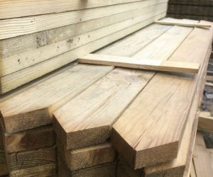 1.2m 19mm x 69mm Pointed Top Pale