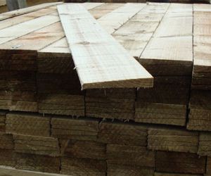 1.05m125mm feather-edge treated
